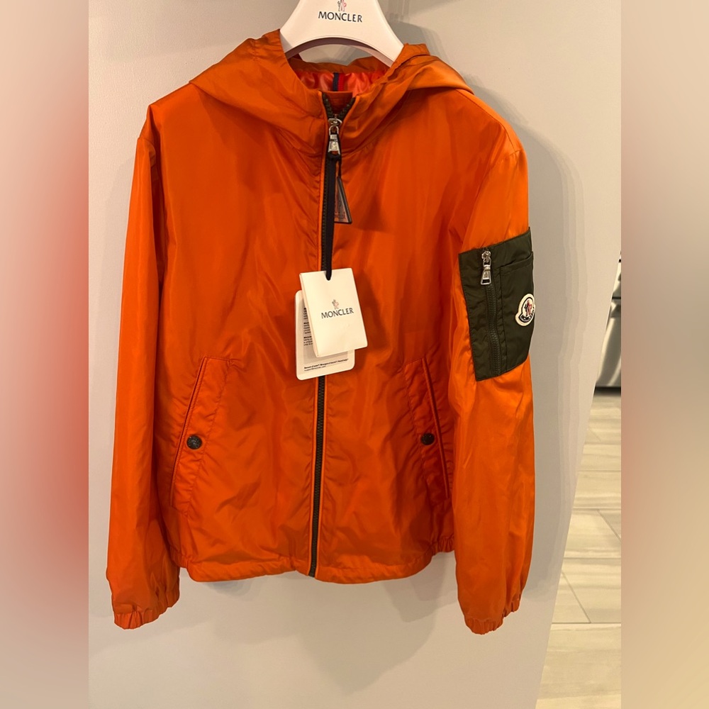 Moncler Enfant Logo Patch Zip Up Jacket with Hood - NWT. Size 12.